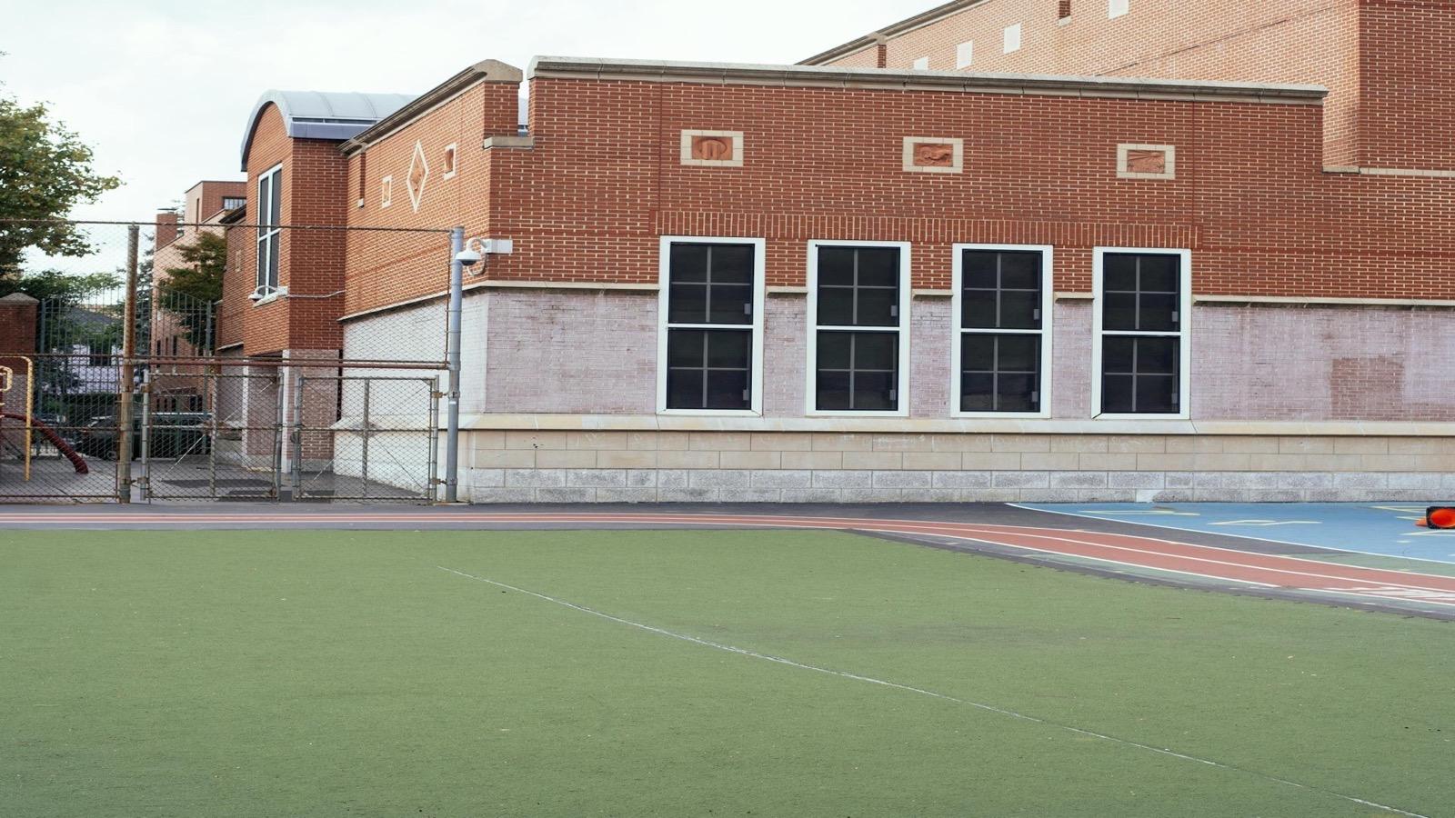 Oak Hill Elementary School — homes and neighborhoods in the attendance zone