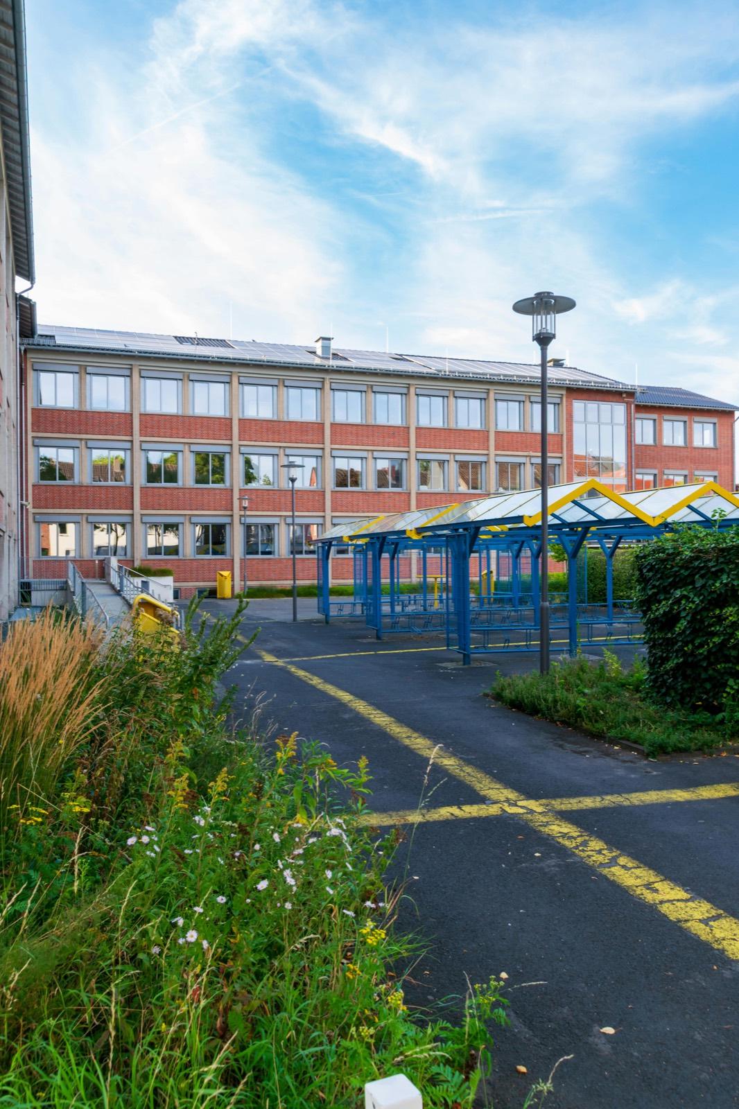Ridgewood Park Elementary School — homes and neighborhoods in the attendance zone